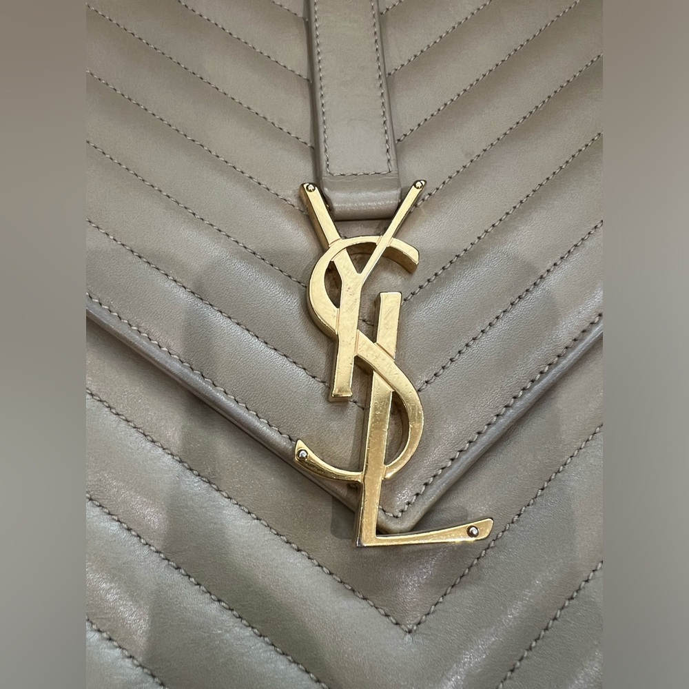 Sold. Yves Saint Laurent Classic Monogram Envelope tote and shoulder bag - Picture 11 of 17